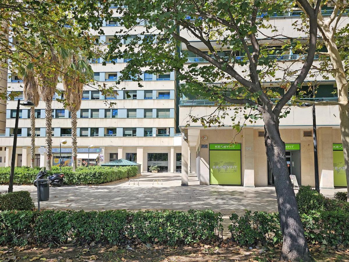 Apartamentos Las Ciencias R Валенсия Екстериор снимка